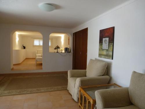 Casa Lorenzo sleeps 10, with private Tennis Court & Swimming Pool and 5 beds