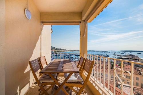 Cozystay 1394 Sea View & Terrace in Le Suquet