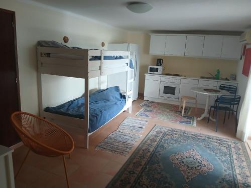 Casa Lorenzo sleeps 10, with private Tennis Court & Swimming Pool and 5 beds
