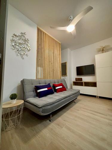 Álvaro Home con parking para turismo pequeño