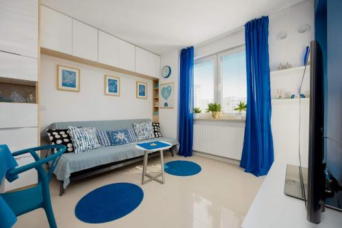 Cosy Apartment with Smart TV by Noclegi Renters