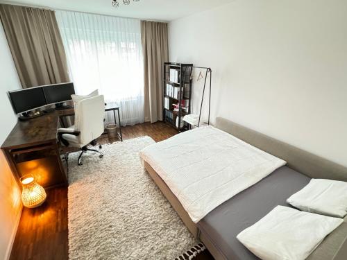 Postel nebo postele na pokoji v ubytování Double Room in Shared Apartment, Zurich Airport