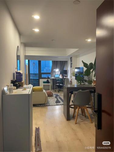 上海Luxury Entire 1B flat in ChangNing的相册照片
