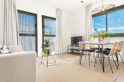 Spacious apartment & private terrace by REMS