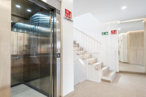 Spacious apartment & private terrace by REMS