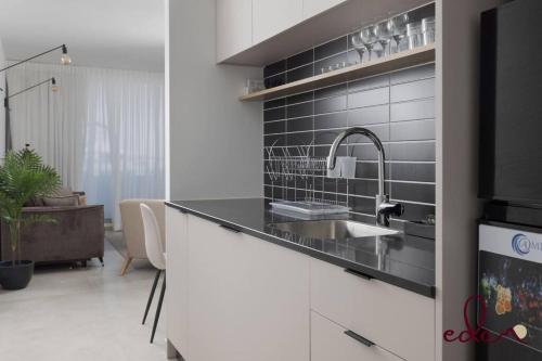 Fotografie z fotogalerie ubytování סוויטה בסי סייד עם נוף לים - By Edomlux v destinaci Eilat