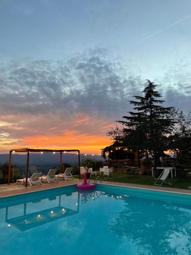 Piscina en o cerca de Borgo La Capraia