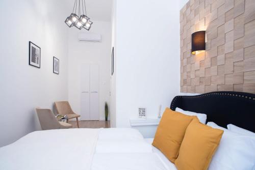 Stylish large apartment at super central location 1054 Budapest, Bajcsy-Zsilinszky út 58 kép - 3