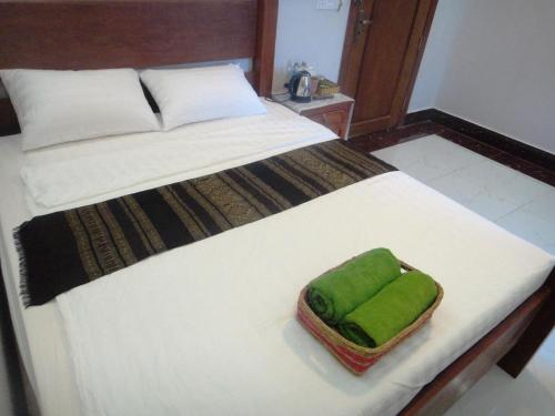 Una cama o camas en una habitación de Marany Guesthouse