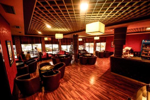 Ο χώρος του lounge ή του μπαρ στο Hotel Argenti