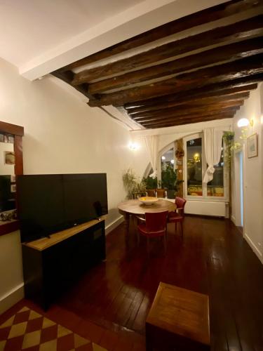 Photo de la galerie de l'établissement Canal St Martin appartement, à Paris