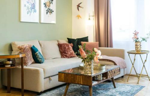 Elegant Escape by Buda Castle for Pleasure Seekers