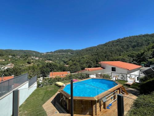 Bassein majutusasutuses Welcoming house with pool in Lomba või selle lähedal