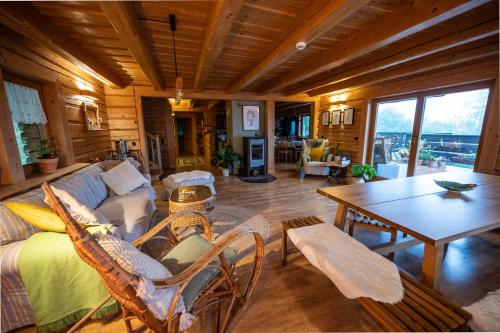 Posezení v ubytování Poziomkowy Dom- Wisła, Dom z bali, Sauna, Taras