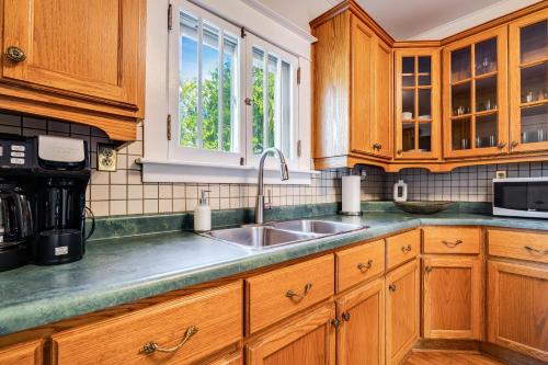 Gallery image of The Stone House Farm Stay in Kingsville