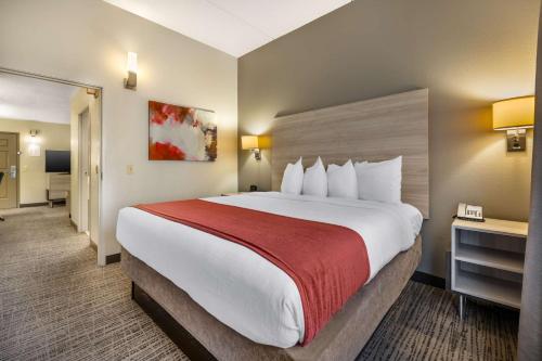 Ένα ή περισσότερα κρεβάτια σε δωμάτιο στο Best Western Plus Lake City