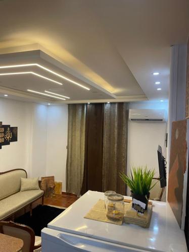 unique studio with 2 ACs & Free Wi-Fi by the sea and Hilton Hotel in Alexandria