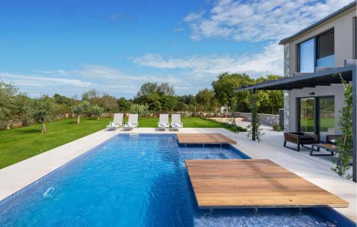Kolam renang di atau dekat dengan Gorgeous Home In Bale