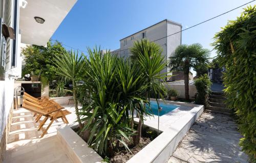 Awesome Home In Podstrana
