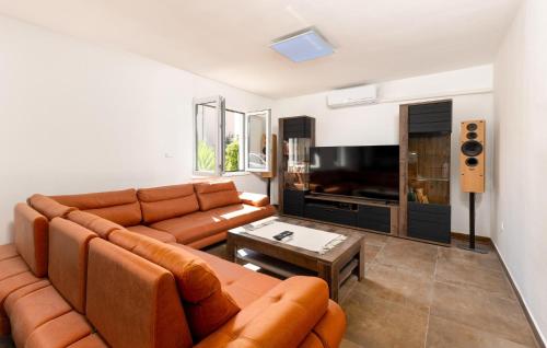 Awesome Home In Podstrana