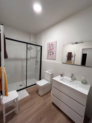 2 Habitaciones privadas con 1 baño privado, salon y cocina