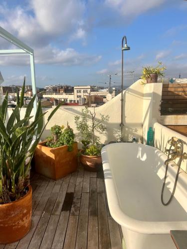 Outdoor Bathtub! 360 Rooftop with Chill Out and Amazing Views!