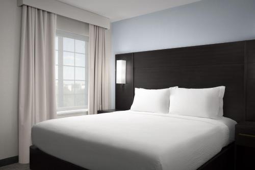 Residence Inn by Marriott BWI Airport Image