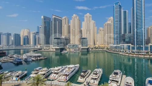 Dubai Marina, Beach and Metro