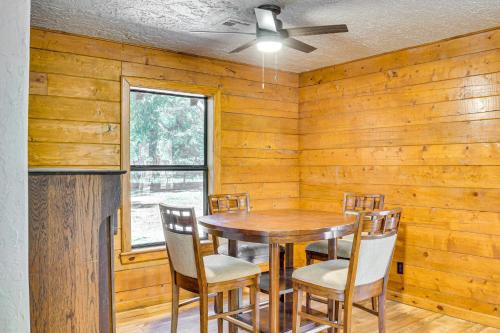 Φωτογραφία από το άλμπουμ του Rock Creek Lodge 1 Mi to Lake of the Arbuckles! σε Sulphur