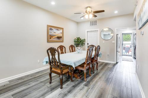 Φωτογραφία από το άλμπουμ του 2 Blocks to Beach Apt with Grill in Ocean Gate! σε Ocean Gate