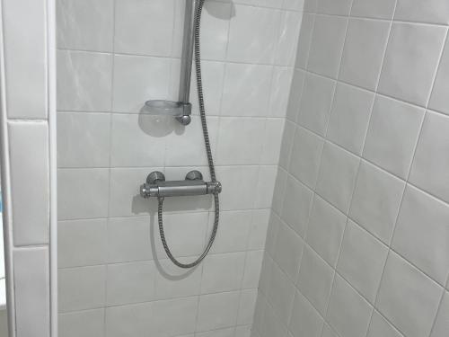 Koupelna v ubytování Spacieuse maison familiale 11 pers. avec jardin près du port de Capbreton - FR-1-239-1001