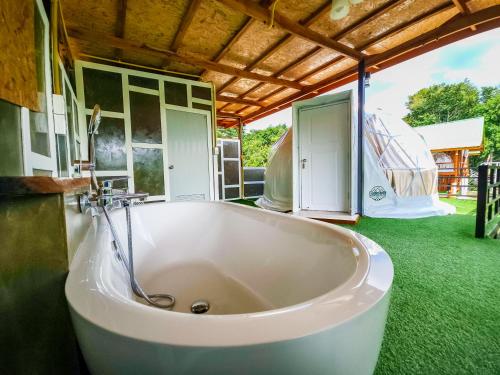 Fotografie z fotogalerie ubytování บ้านสวนริเวอร์รีสอร์ทแก่งกระจาน v destinaci Kaeng Krachan