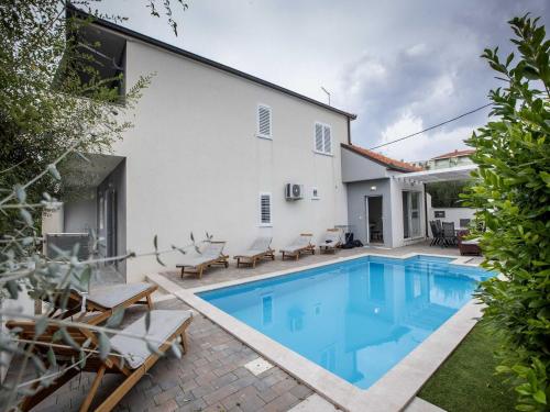 Apartment Villa Andelka with Swimming Pool
