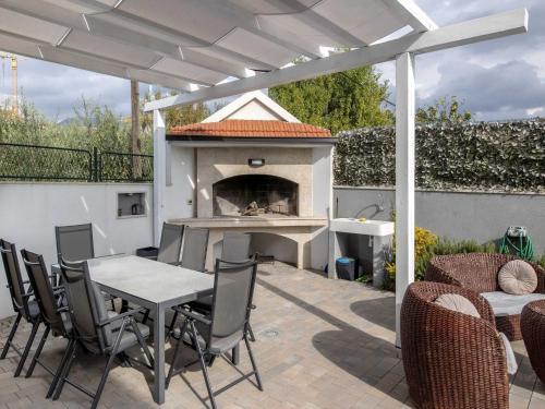 Apartment Villa Andelka with Swimming Pool