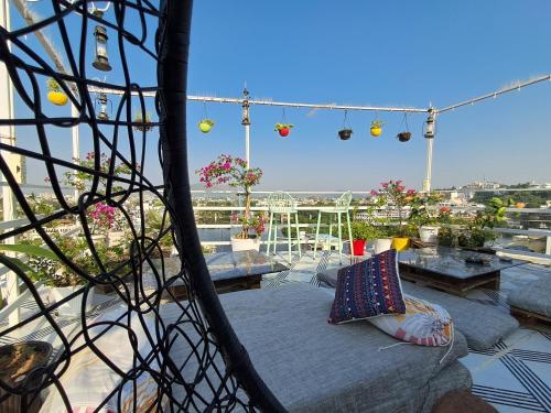 Balkón nebo terasa v ubytování Raahi Backpacker's Hostel