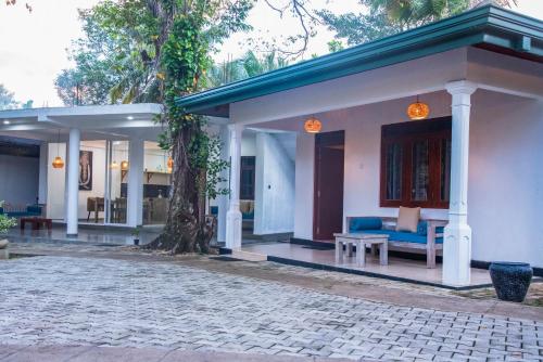 Bangunan di mana terletaknya hotel