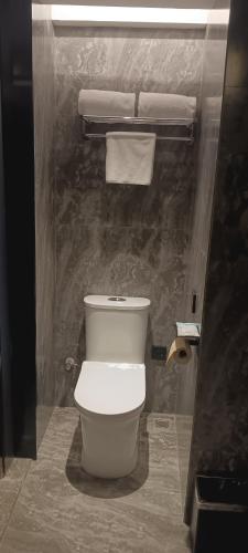 Ein Badezimmer in der Unterkunft Mehood Lestie, Qujiang Dayan Pagoda Datang Everlasting City Jinhui Plaza