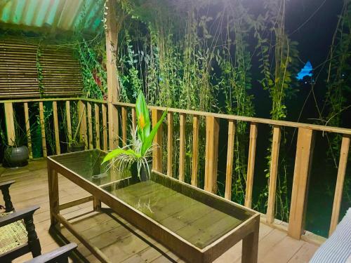 Un balcón o terraza en Coconut Island Yala