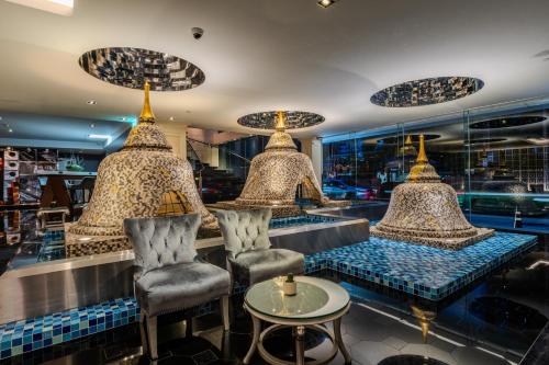 Area soggiorno di Night Hotel Bangkok - Sukhumvit 15