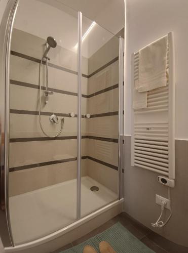 A bathroom at Al Duca appartamento in centro