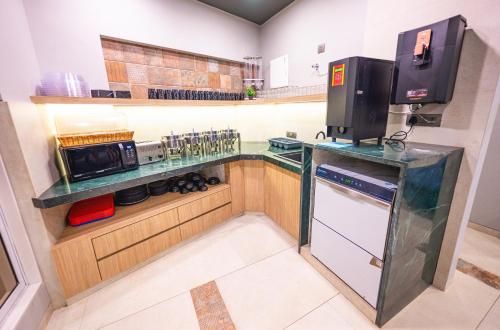 Kuchyň nebo kuchyňský kout v ubytování Indie Stays Studios, Chembur
