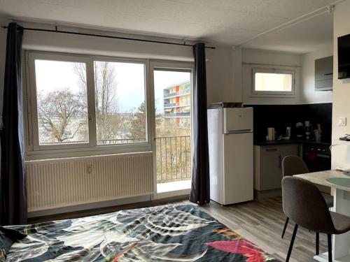 Η κουζίνα ή μικρή κουζίνα στο Studio 114 Robin - grand lit double, balcon