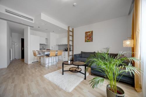 REVON Art-Deco Old Town Apartment