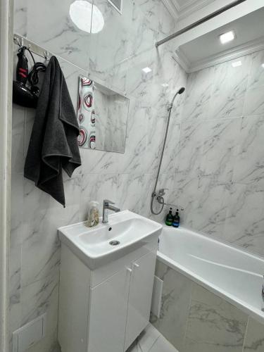 Ένα μπάνιο στο Korkem Apartments