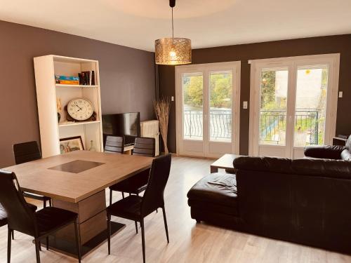 Maison sur les bords de Cere, Laroquebrou, balcon terrasse 3 chambres