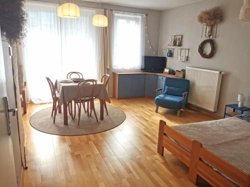 Χώρος καθιστικού στο Orange Studio Zaspa