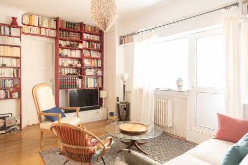 Photo de la galerie de l'établissement Bright apartment with terrace - Roland Garros, à Boulogne-Billancourt