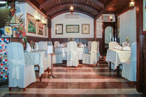 ห้องอาหารหรือที่รับประทานอาหารของ Hotel Villa Neretva - Metković