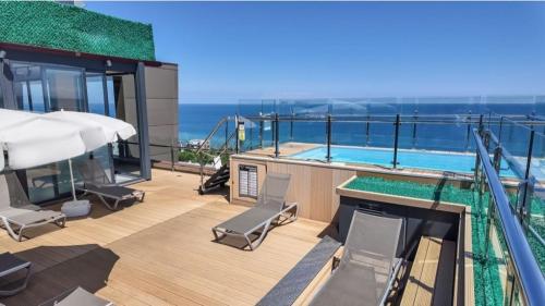 Bazén v ubytování Mercure Trabzon Hotel nebo v jeho okolí