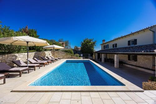 Charming Villa Antoana for families and kids in Labin - Rabac with kids playground & private pool